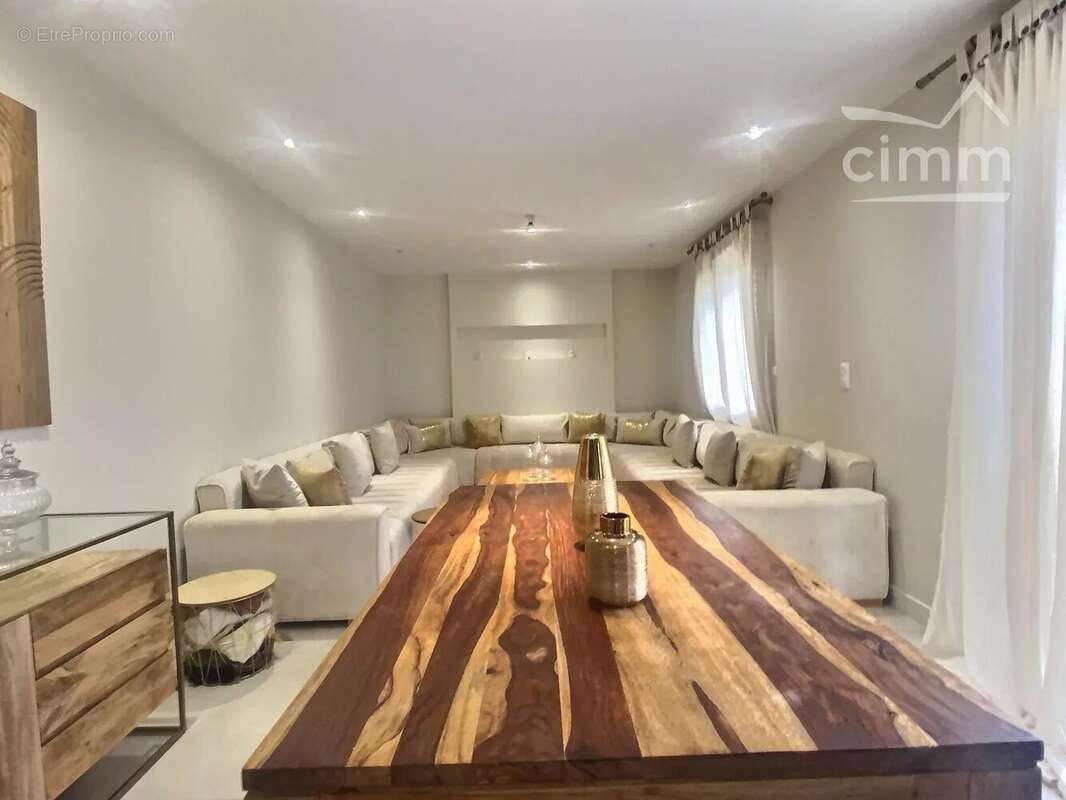 Maison à SAINT-SULPICE-DE-POMMERAY