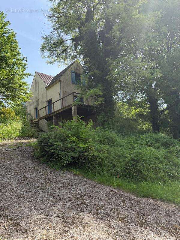 Maison à MONTGOBERT