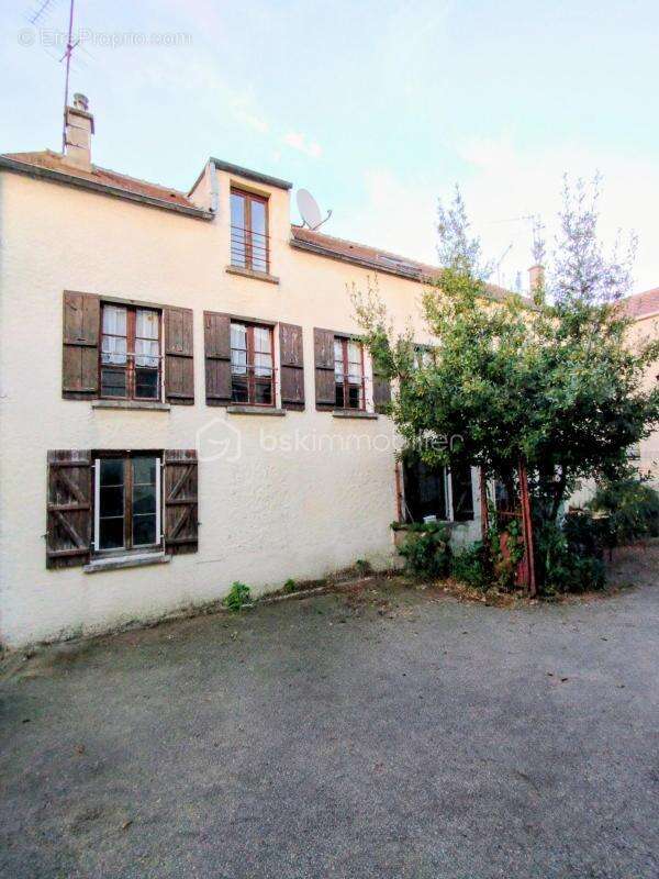 Appartement à DAMMARIE-LES-LYS