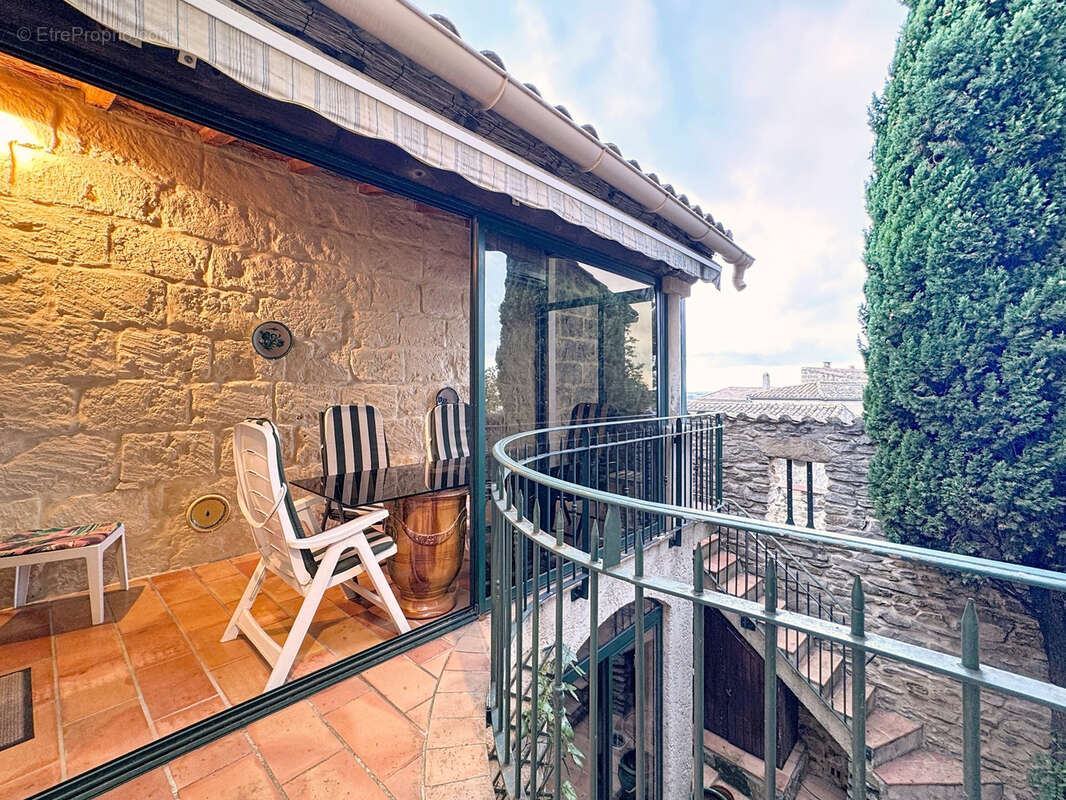 Maison à GALLARGUES-LE-MONTUEUX