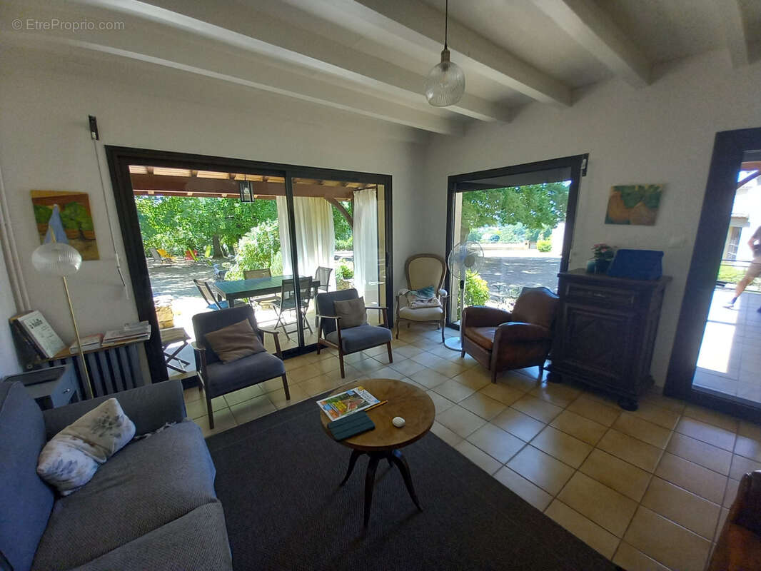 Ensemble immobilier de caractere avec deux habitations - photo 10