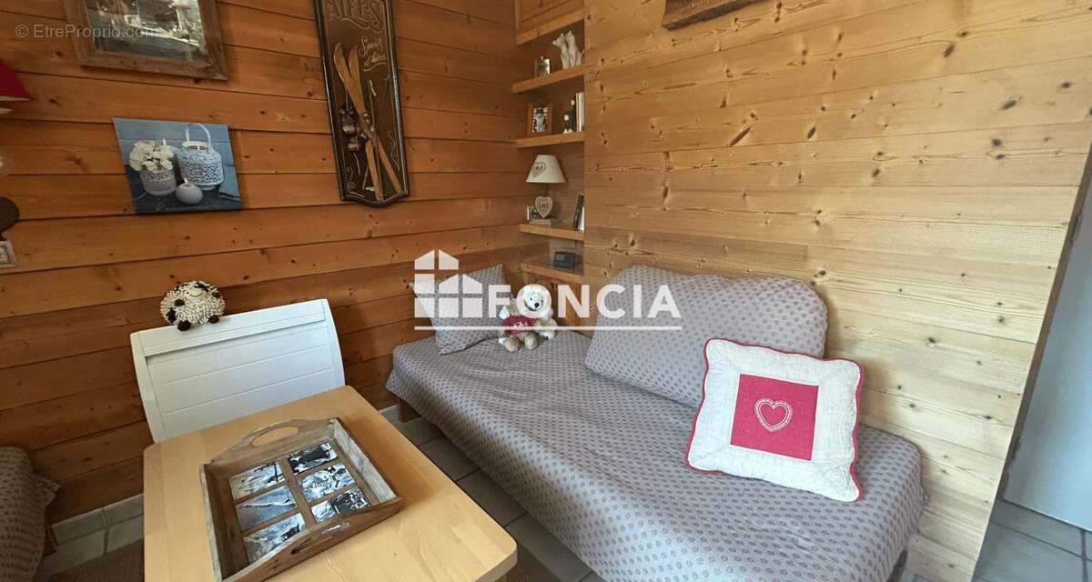 COUP DE CŒUR ! Appartement skis aux pieds rénové – Charme savoyard & DPE E - photo 3