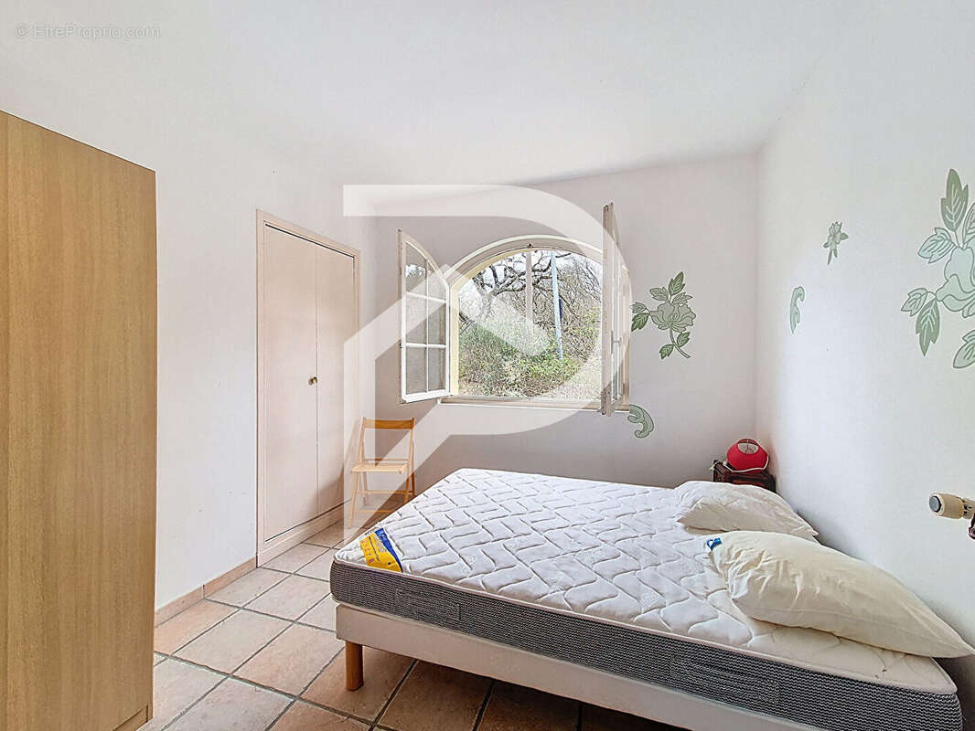 Maison à MONTELIMAR