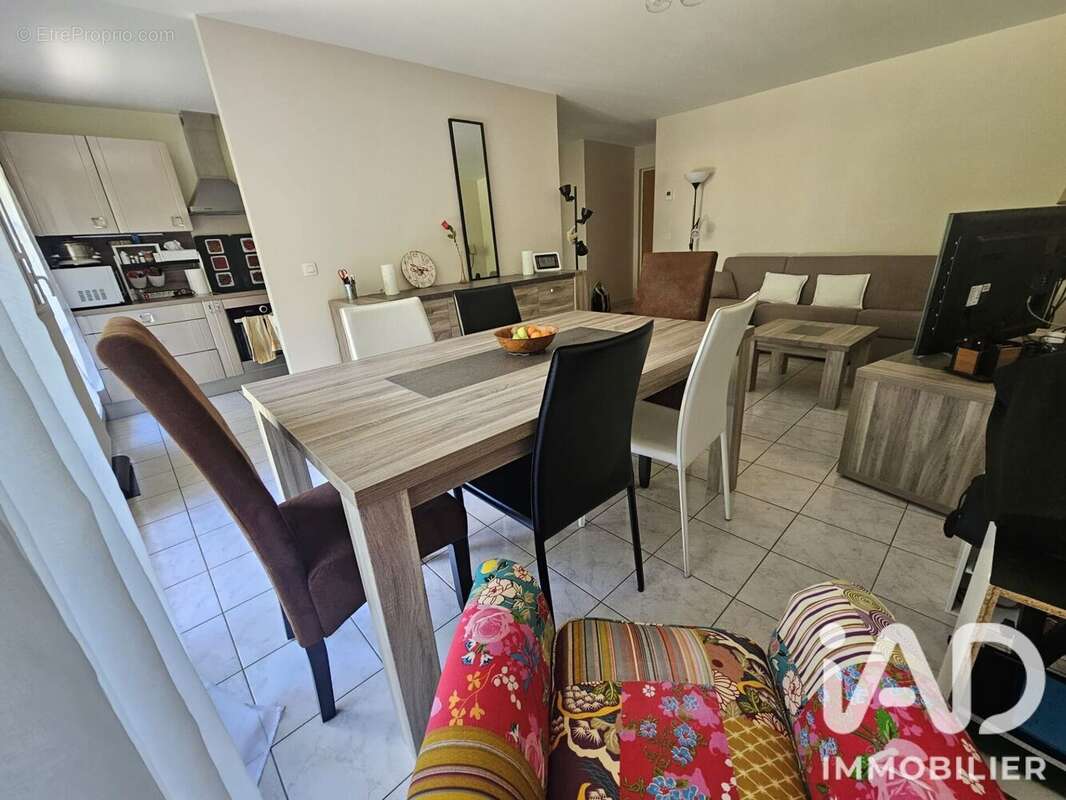 Appartement 64 m² à Verrieres-Le-Buisson  - photo 3