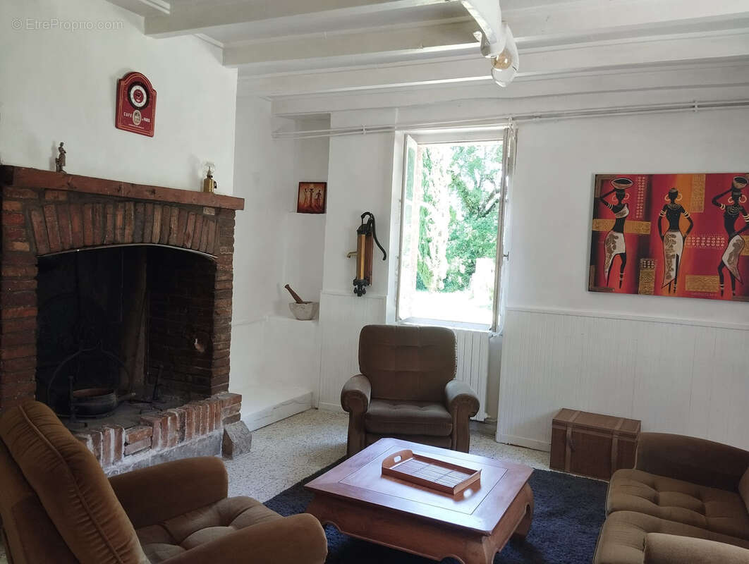 Maison à PUYGAILLARD-DE-QUERCY