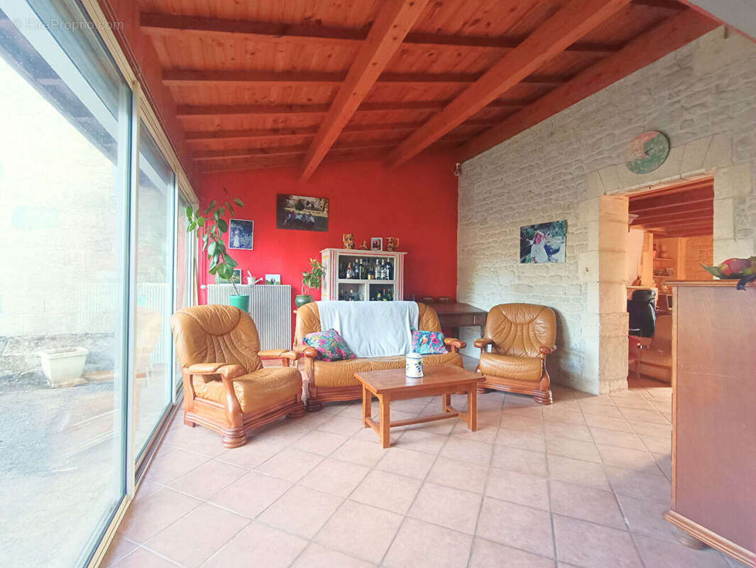 Maison 5 pièces 197 m²  Foussignac - photo 5