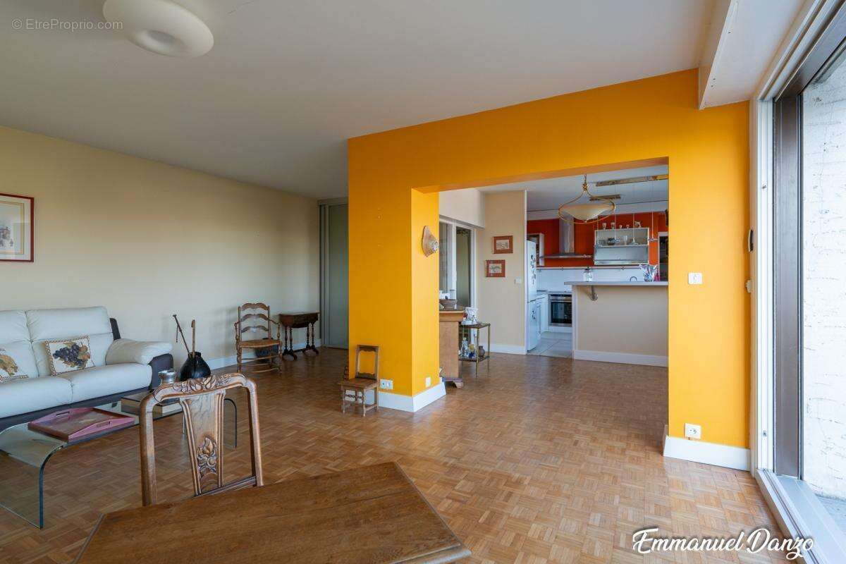Nancy – Appartement traversant 110 m² – 3 chambres – Dernier étage avec ascenseur - photo 3