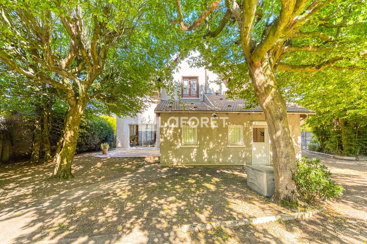 Maison à PONTAULT-COMBAULT