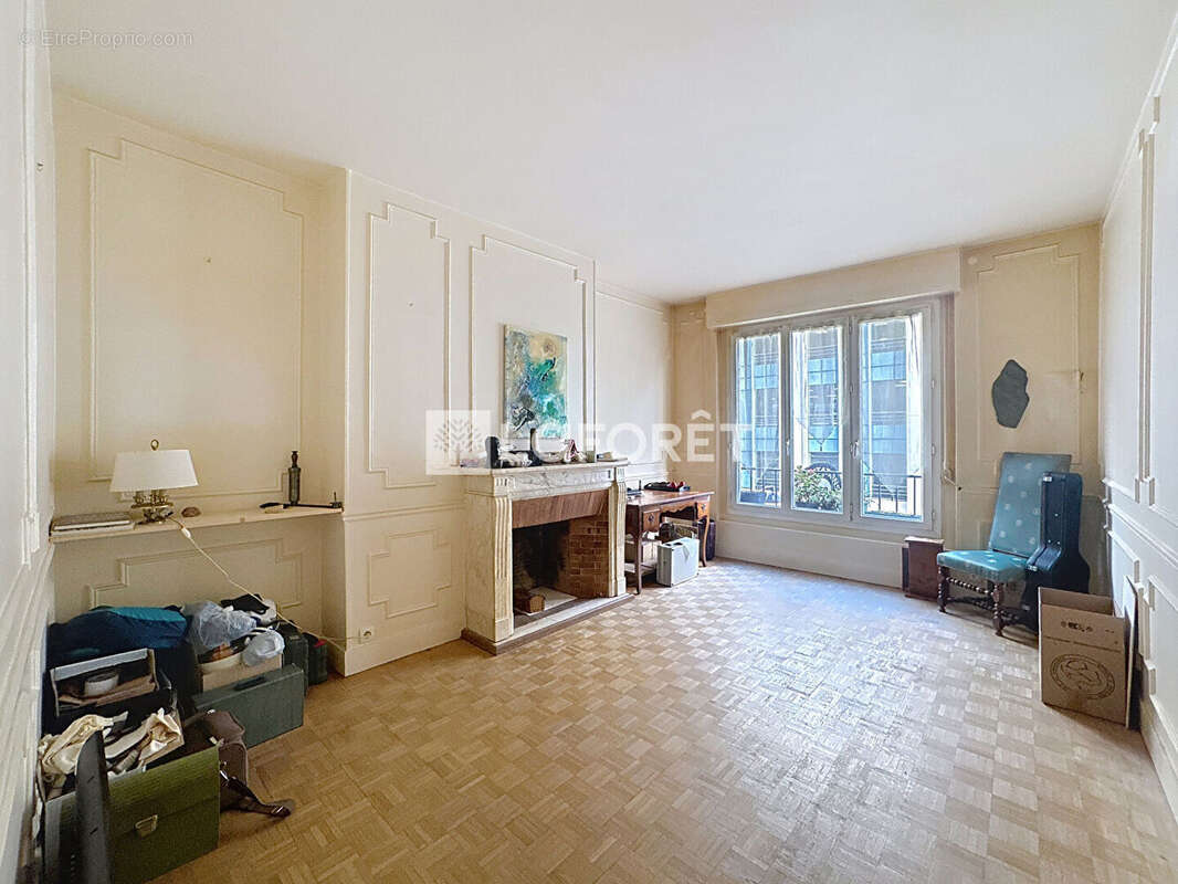 Appartement à PARIS-8E