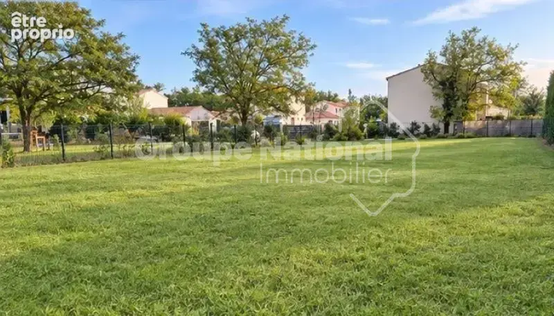 Photo Terrain à Sauveterre au prix de 149 000€