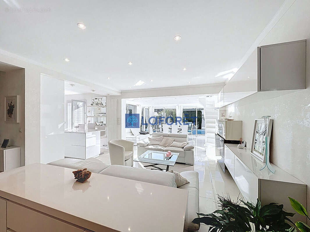 Maison à SAINT-GERMAIN-LES-CORBEIL