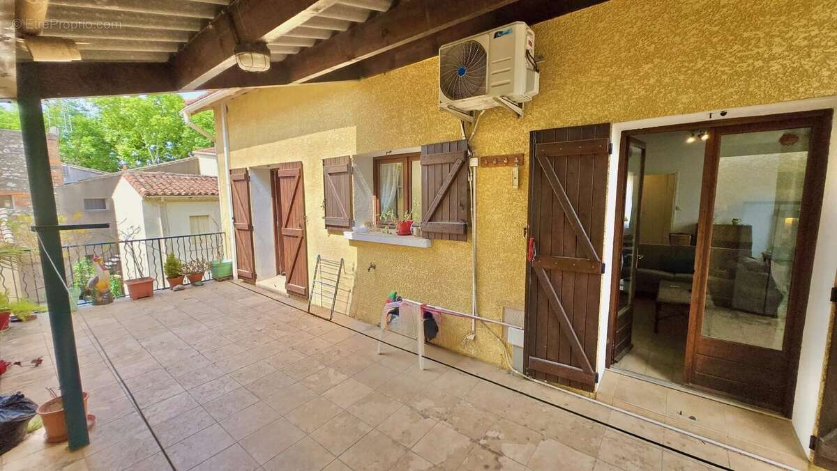 Appartement à PAULHAN