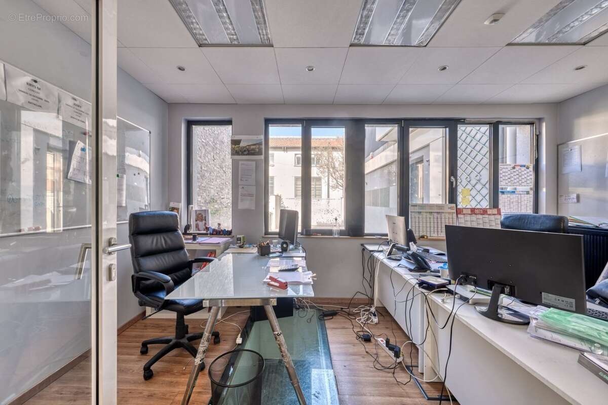 Commerce à MONTREUIL