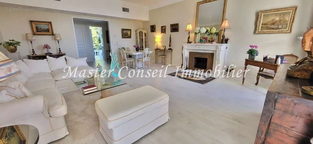 Appartement à LE CANNET