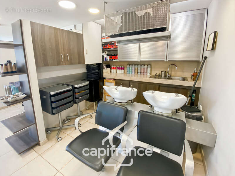 Commerce à LE HAILLAN