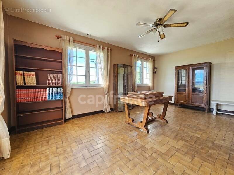 Maison à PANISSIERES