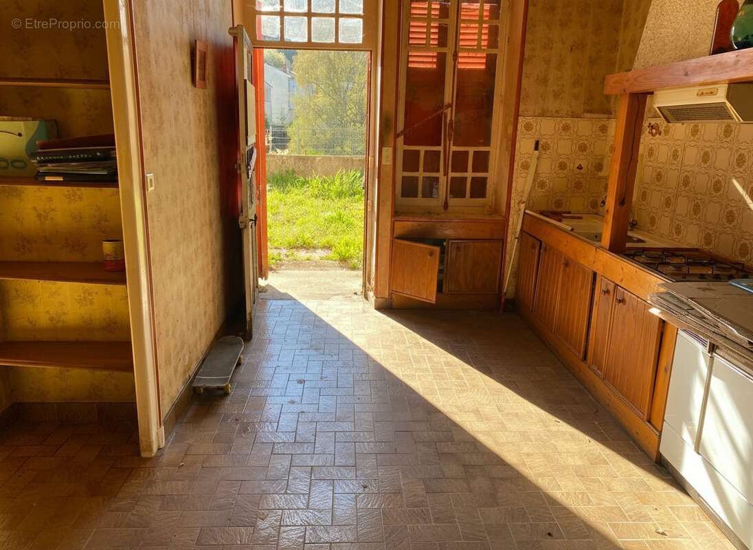 Maison à EYMOUTIERS