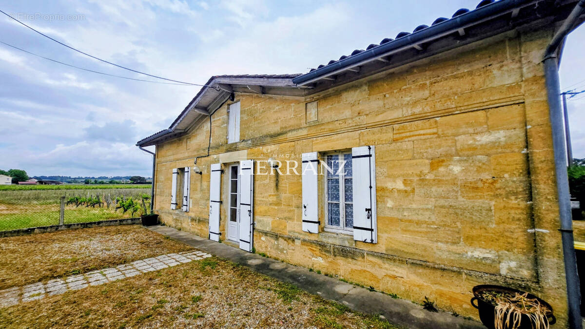 Maison à SAINT-EMILION