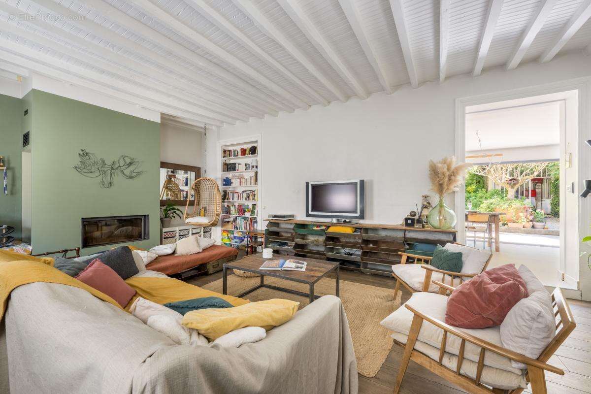 Magnifique maison rénovée avec dépendance au Coeur de Montchat - Coup de coeur assuré ! - photo 7