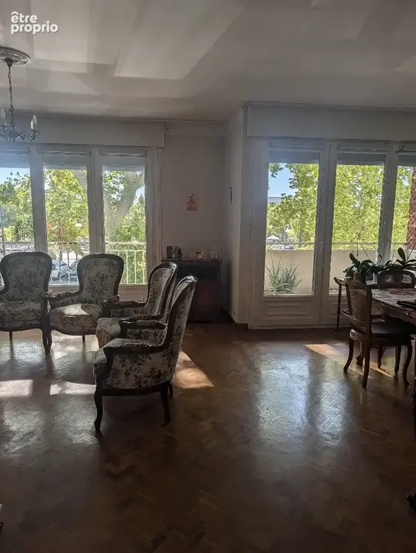Spacieux T3 traversant avec terrasse ! - photo 4