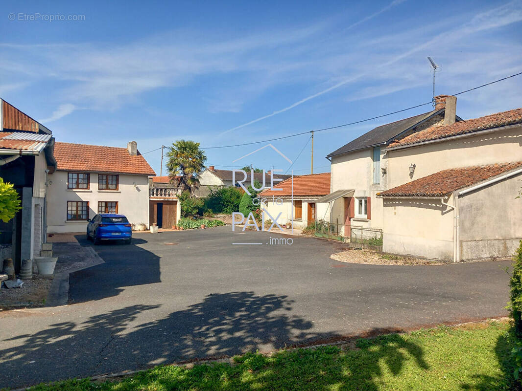 Maison à CUHON