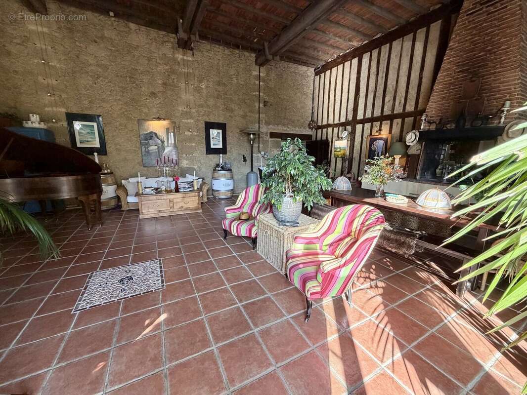 Maison à MONGUILHEM