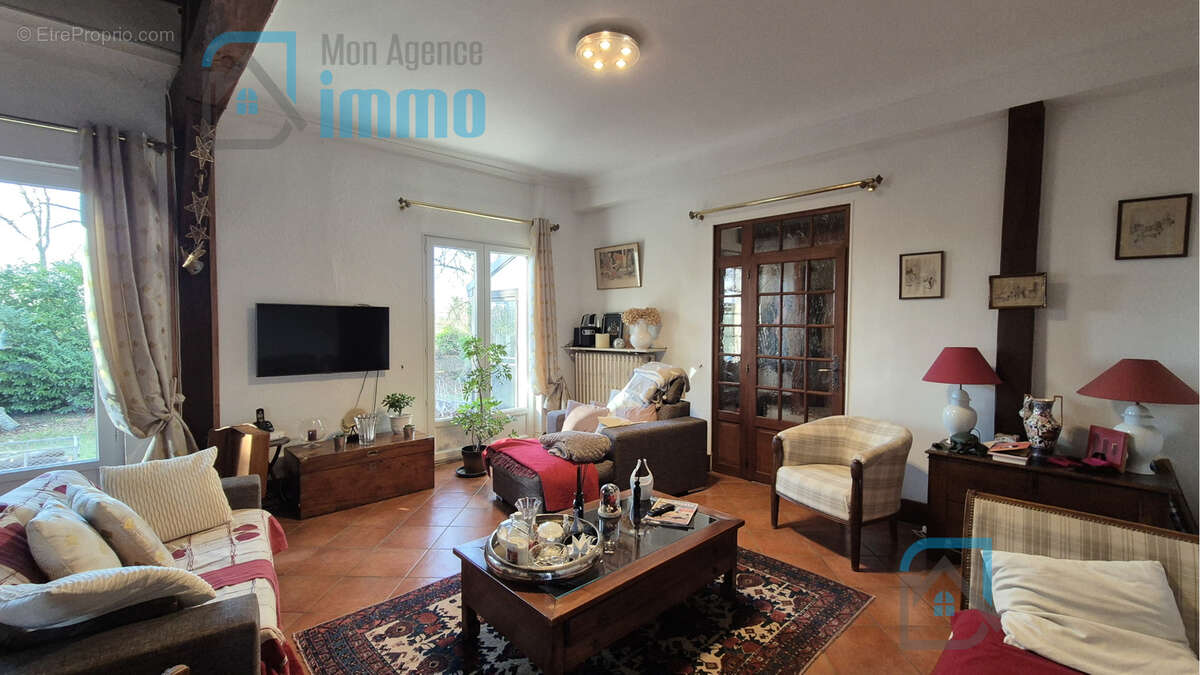 Maison à MEHUN-SUR-YEVRE