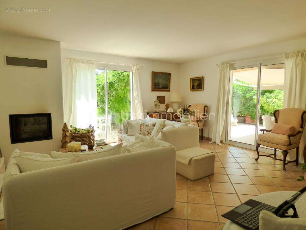Maison à LA MOTTE