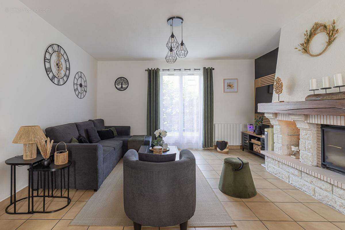 Angers quartier Camus / Nazareth - Maison familiale non mitoyenne - 5 chambres, jardin et terrasse. Vie de plain-pied - photo 5