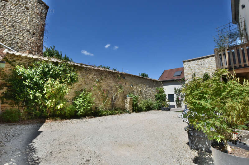 Maison à NUITS-SAINT-GEORGES