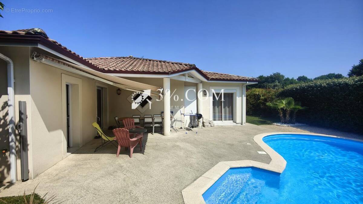 Maison à SAINT-PIERRE-DU-MONT