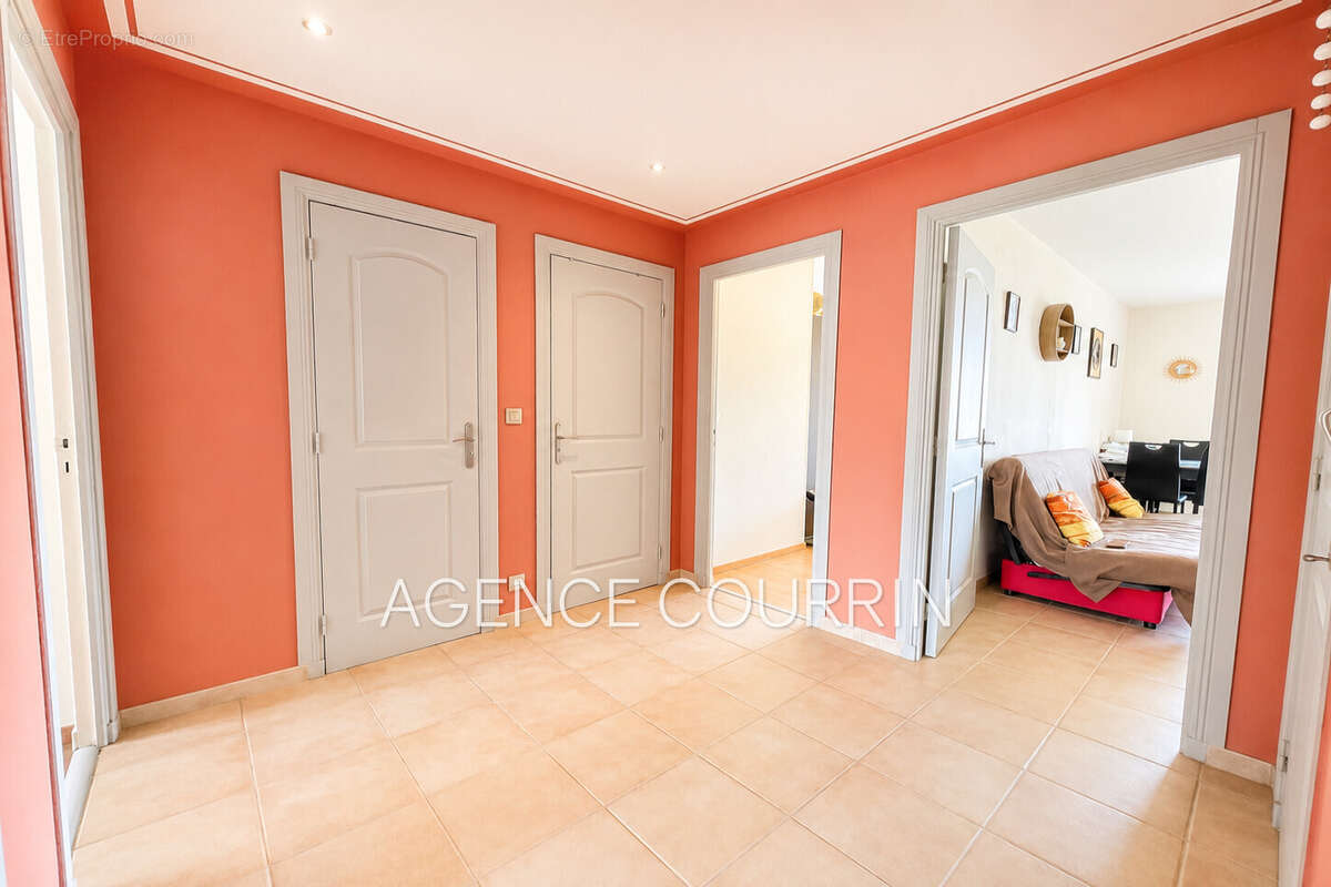 Appartement 65 m² à Grasse  - photo 4