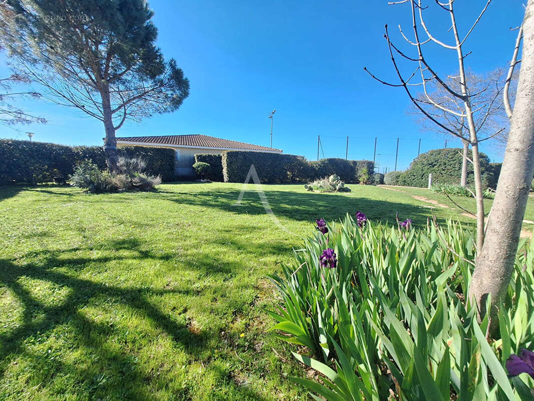 Appartement à POULX