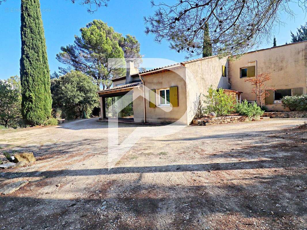 Maison à PEYPIN-D&#039;AIGUES