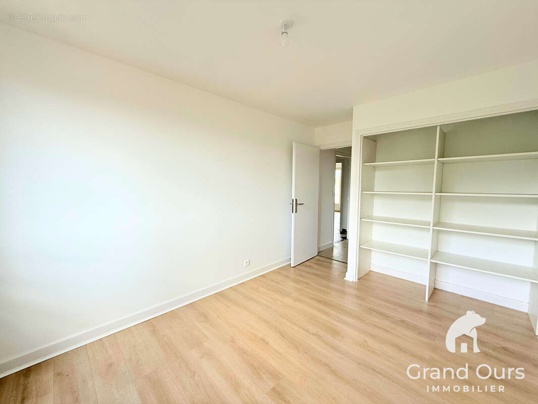 Appartement à YZEURE