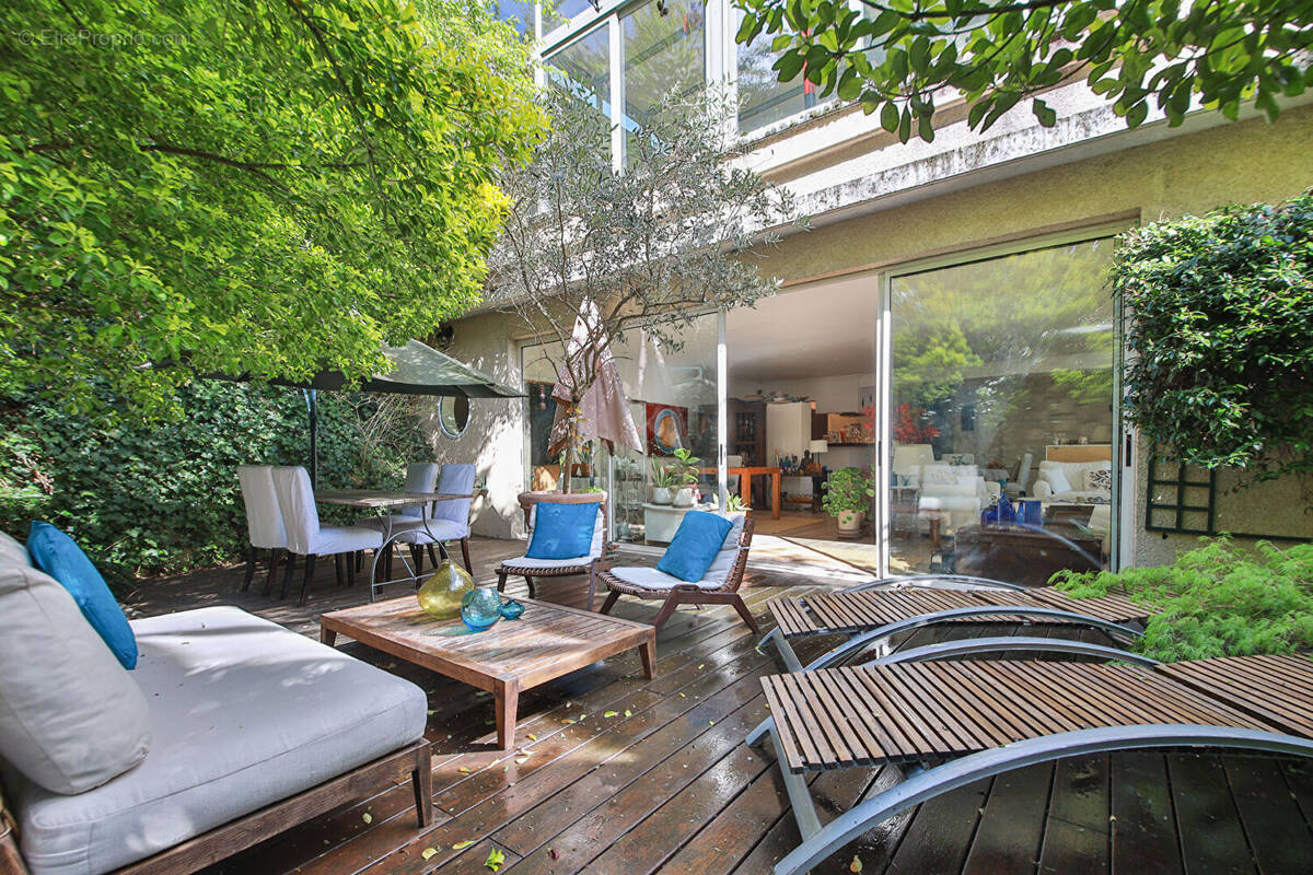 Appartement à SURESNES
