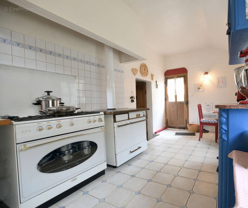 Maison à NEUFFONTAINES