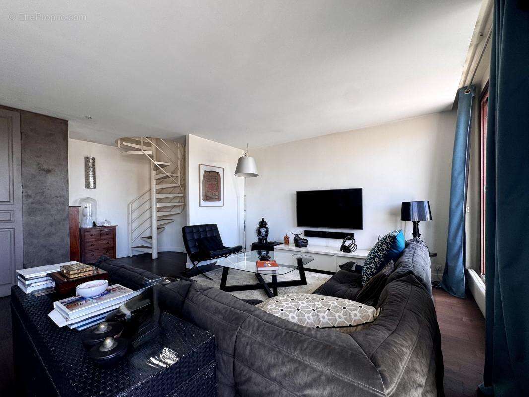Appartement à LEVALLOIS-PERRET