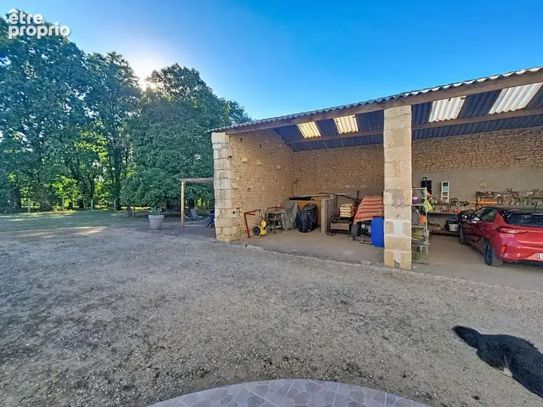 Maison 9 pièces 310 m² à vendre à Surin (79220) - photo 26