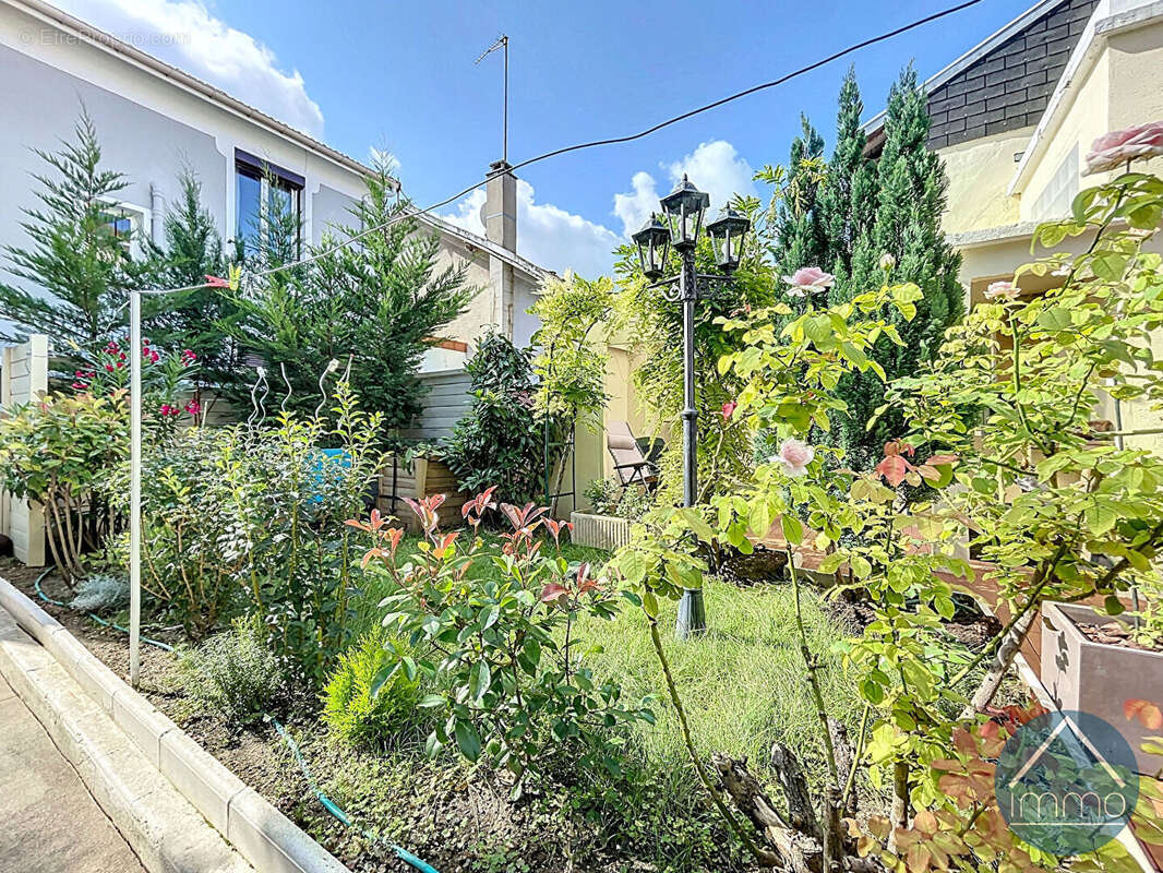 Maison à ASNIERES-SUR-SEINE