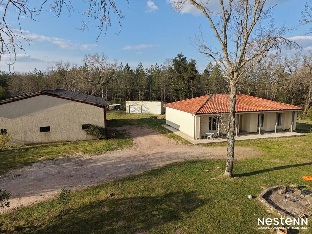 Maison à SAINTE-MAURE-DE-PEYRIAC