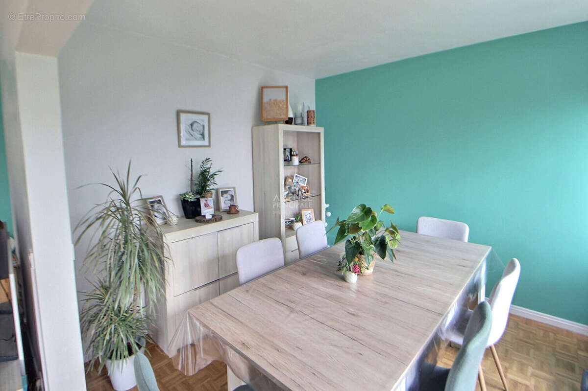 Appartement à VERNEUIL-SUR-SEINE