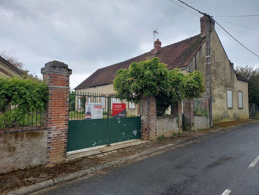 Maison à CHAUMOT