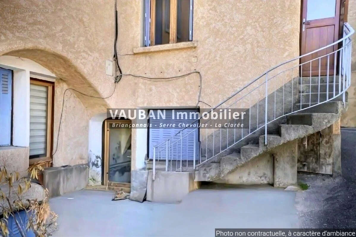 Appartement type 4 avec dépendances Centre village - photo 3
