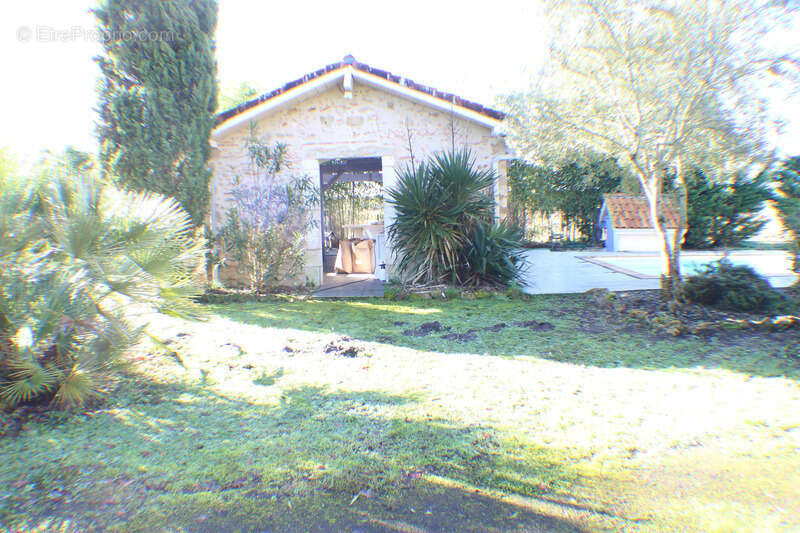 Maison à UCHACQ-ET-PARENTIS