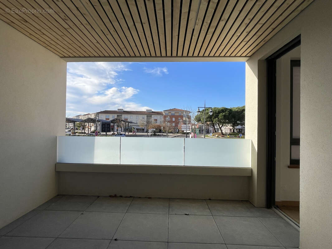 Appartement à LA TOUR-DE-SALVAGNY