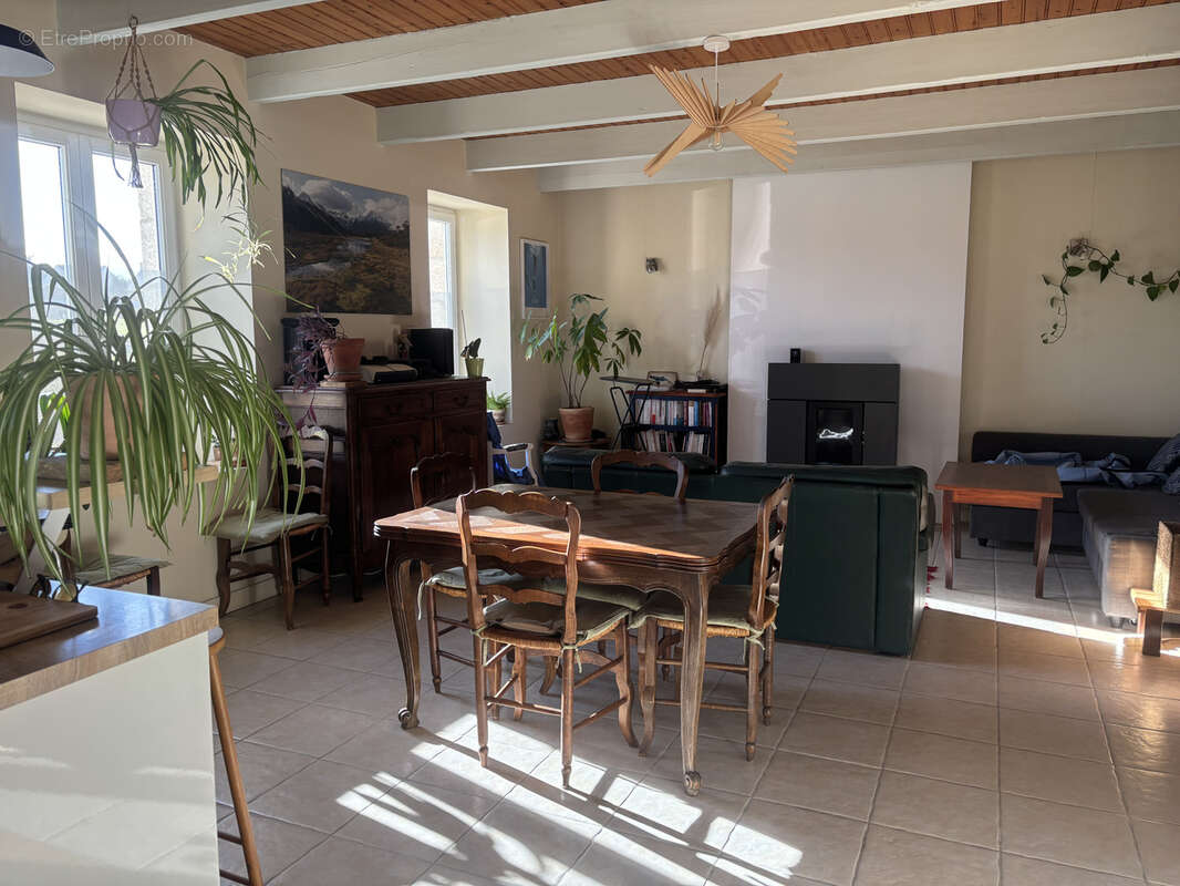 Maison à SAINT-JEAN-TROLIMON