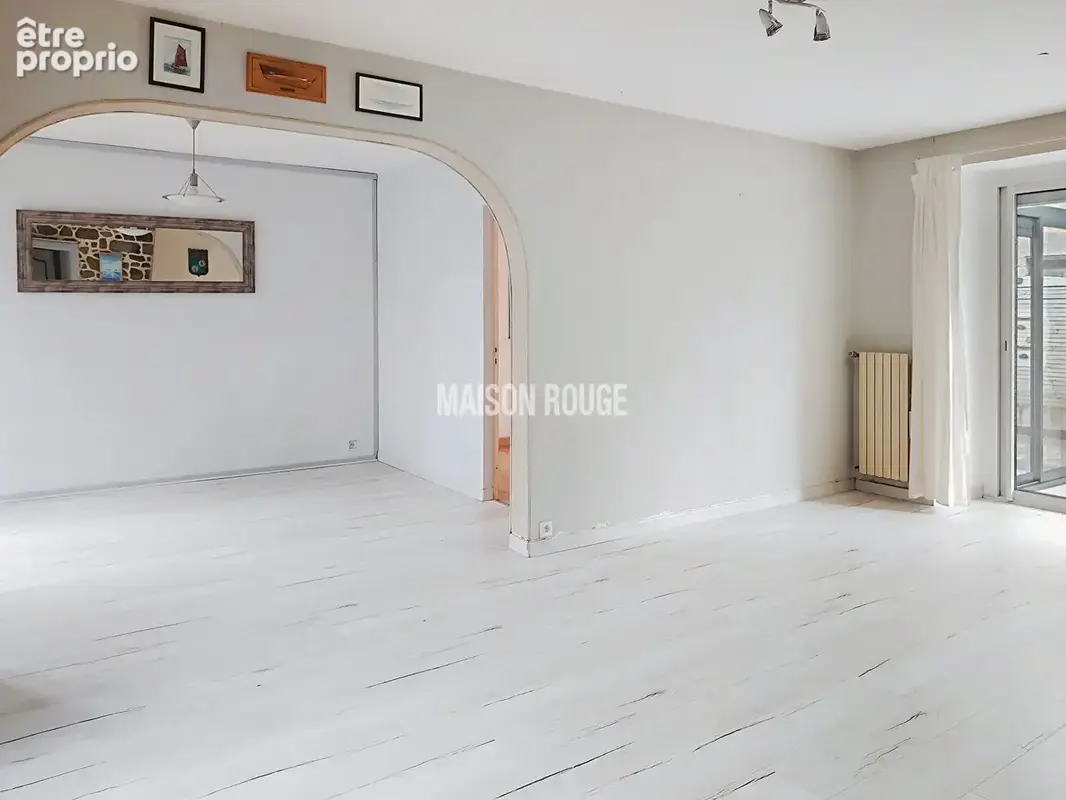 Le Tronchet centre : Maison familiale en pierre - photo 5