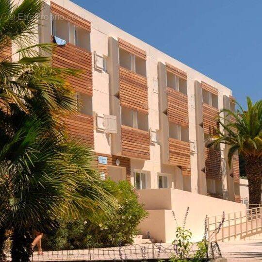 Appartement à LA LONDE-LES-MAURES