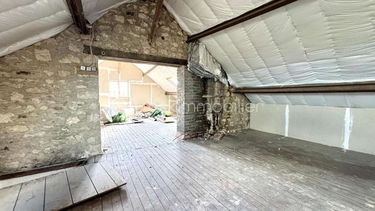 Maison à SAINT-GENGOULPH